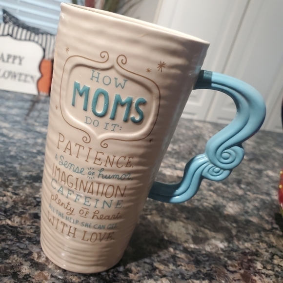 Hallmark How Moms do it tall coffee mug - Picture 1 of 5